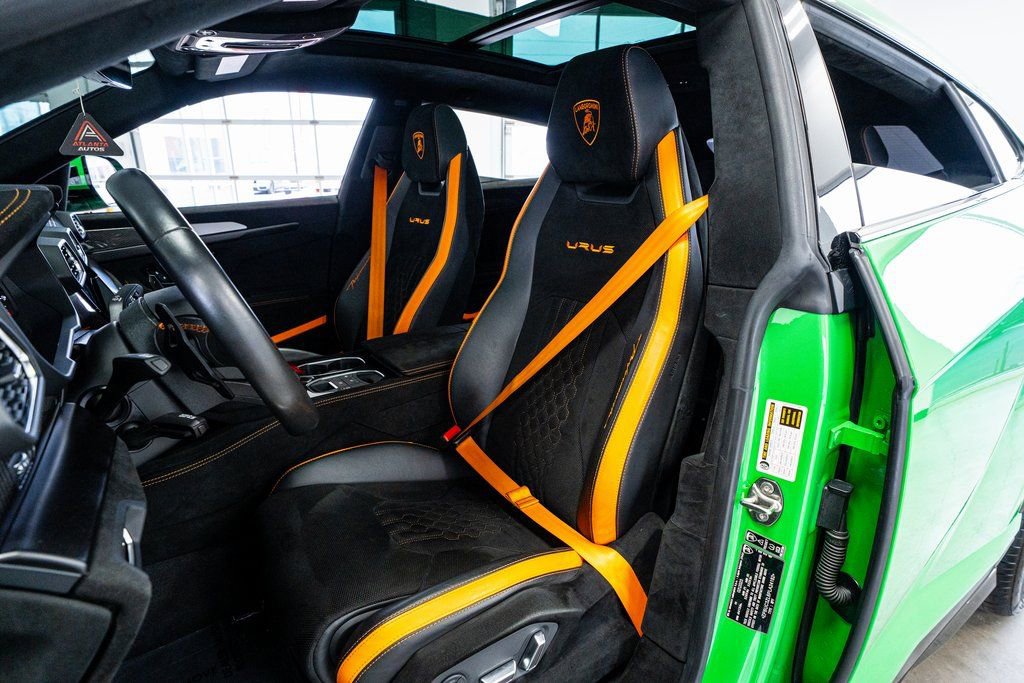 Used 2023 Lamborghini Urus Performante AWD/4WD image 34
