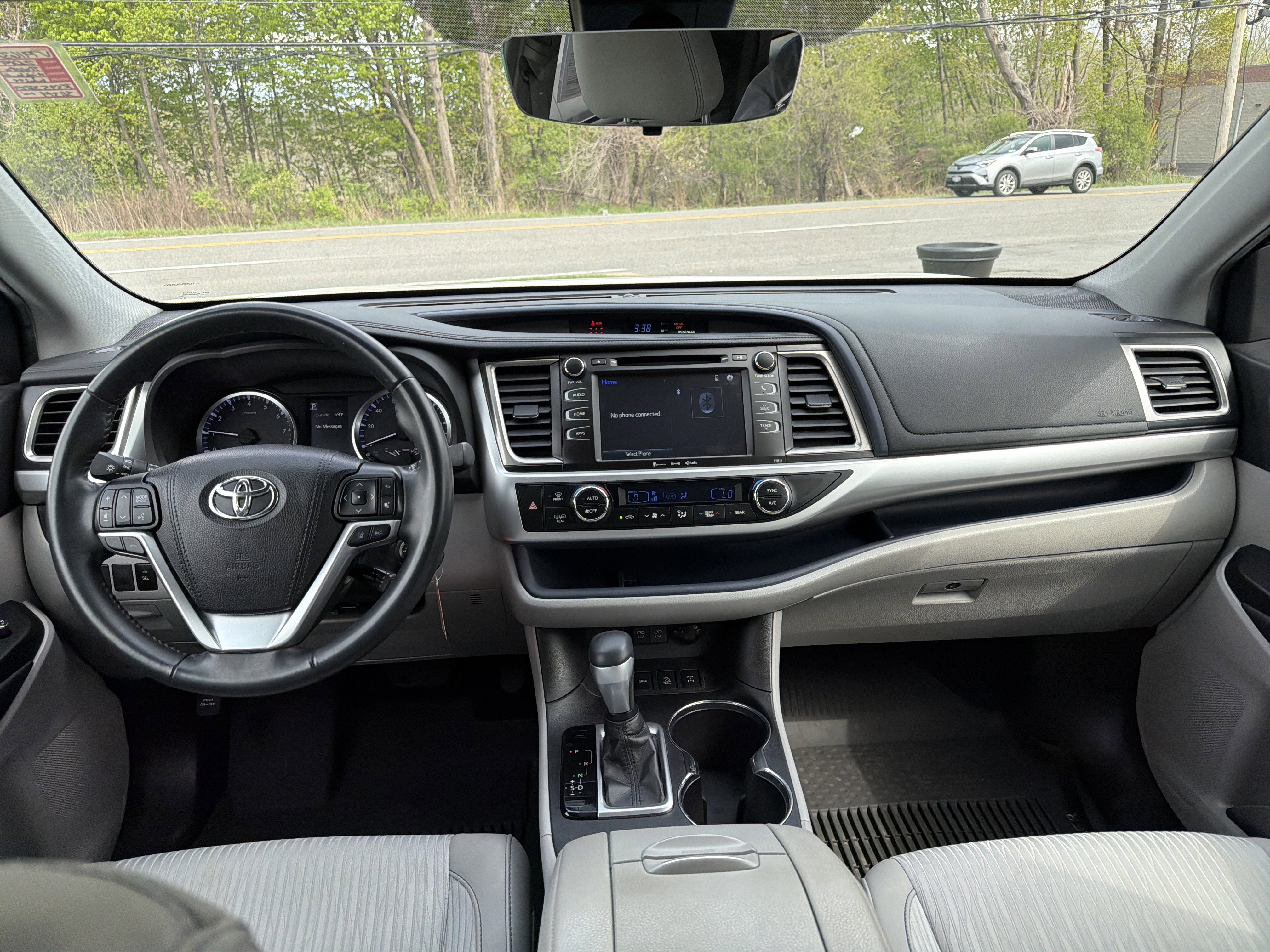 Used 2019 Toyota Highlander Plus AWD/4WD image 12