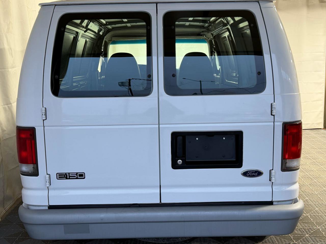 Used 1999 Ford E-150 and Econoline 150 RWD image 15