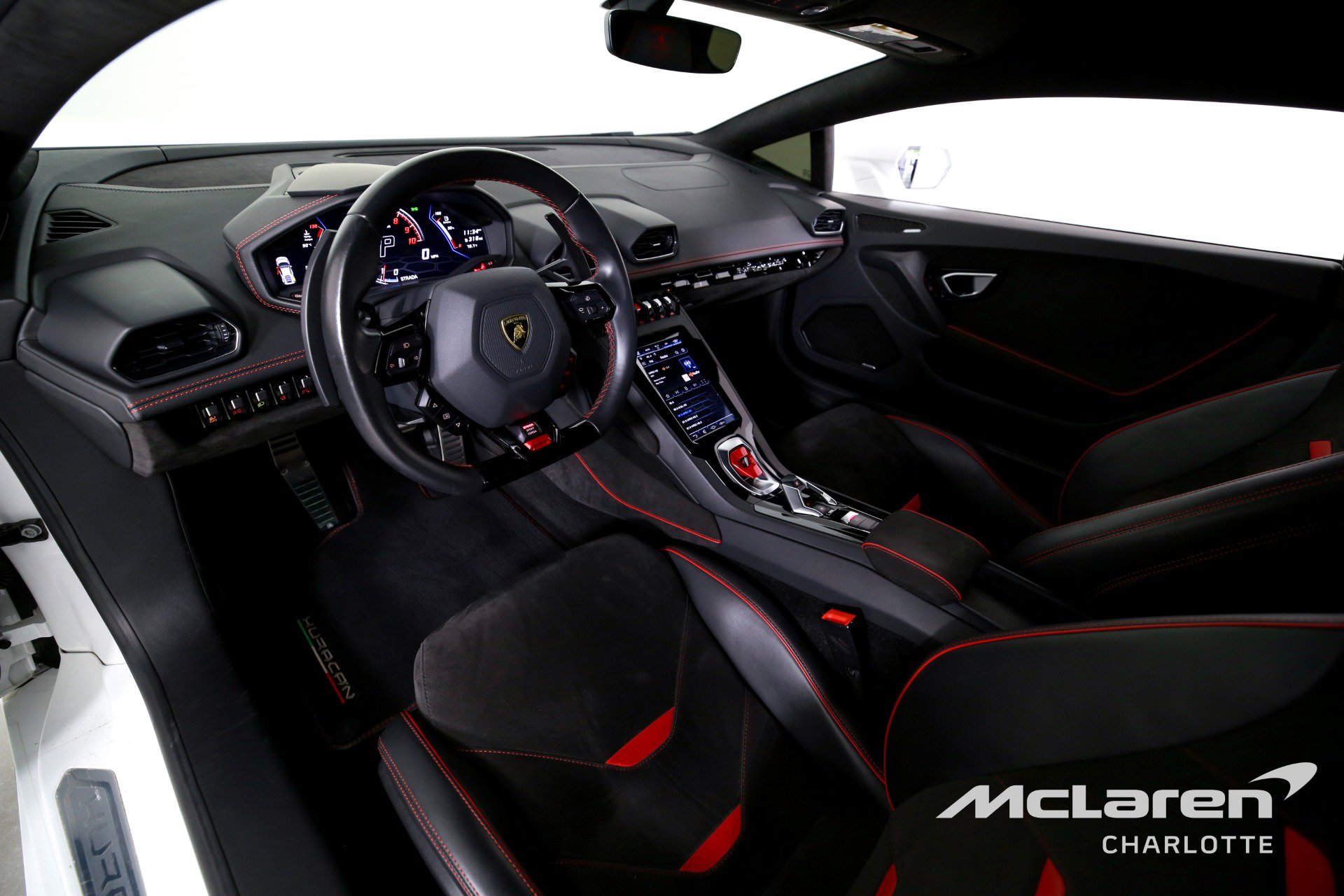 Used 2022 Lamborghini Huracan EVO RWD image 12