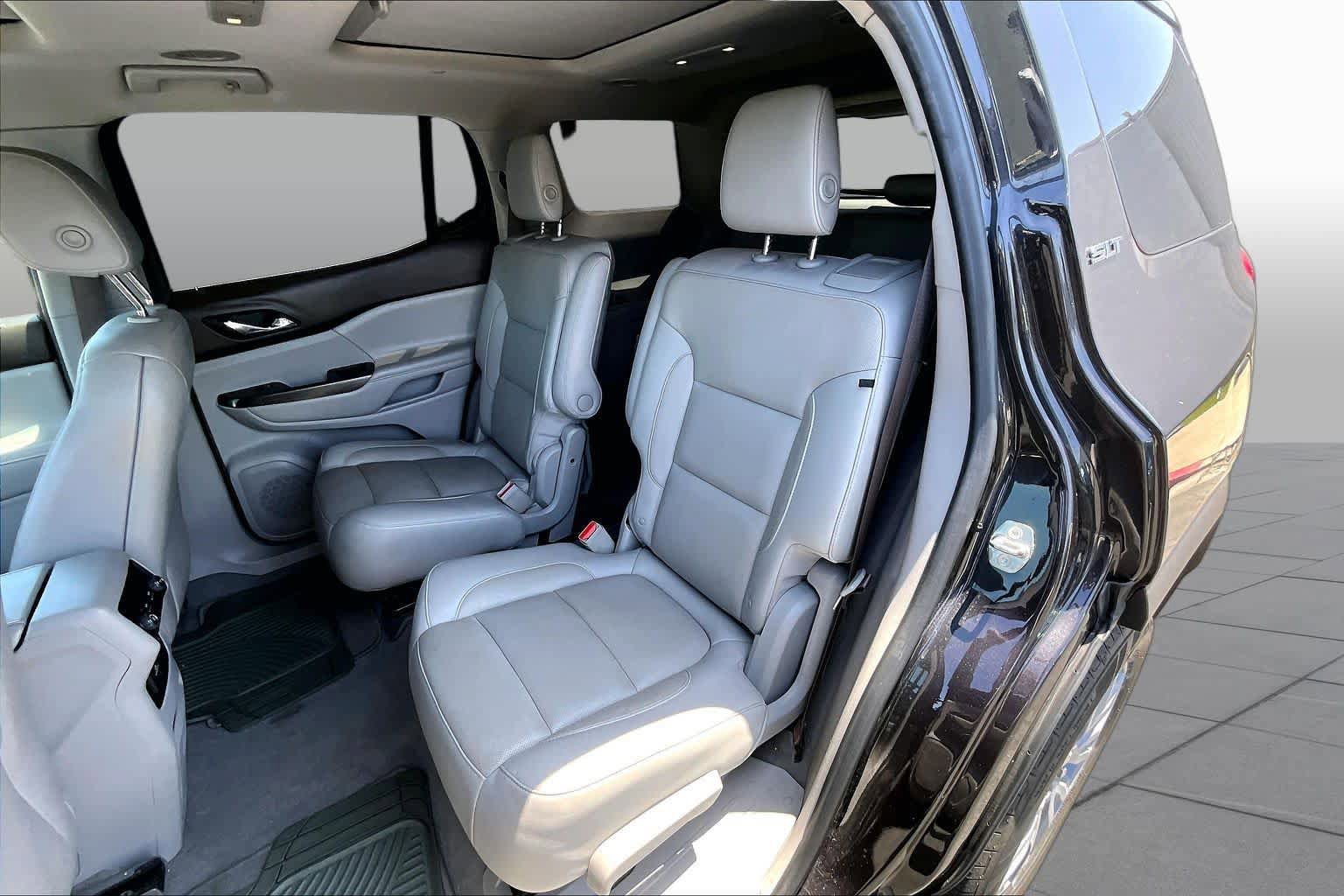 Used 2018 GMC Acadia SLT FWD image 19