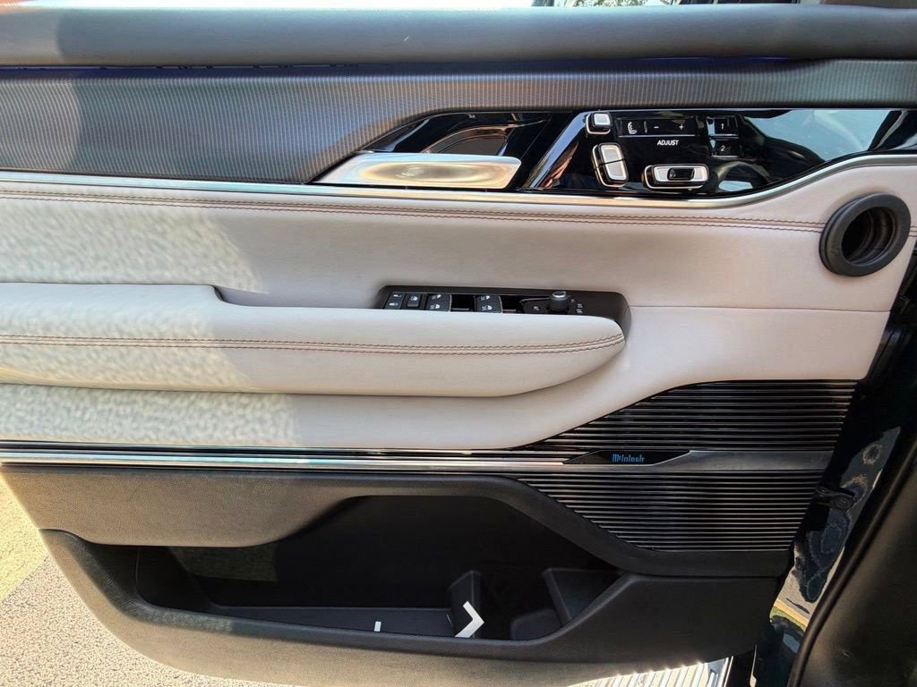 New 2026 Jeep Grand Wagoneer Summit w/ Premium Group III AWD/4WD image 25