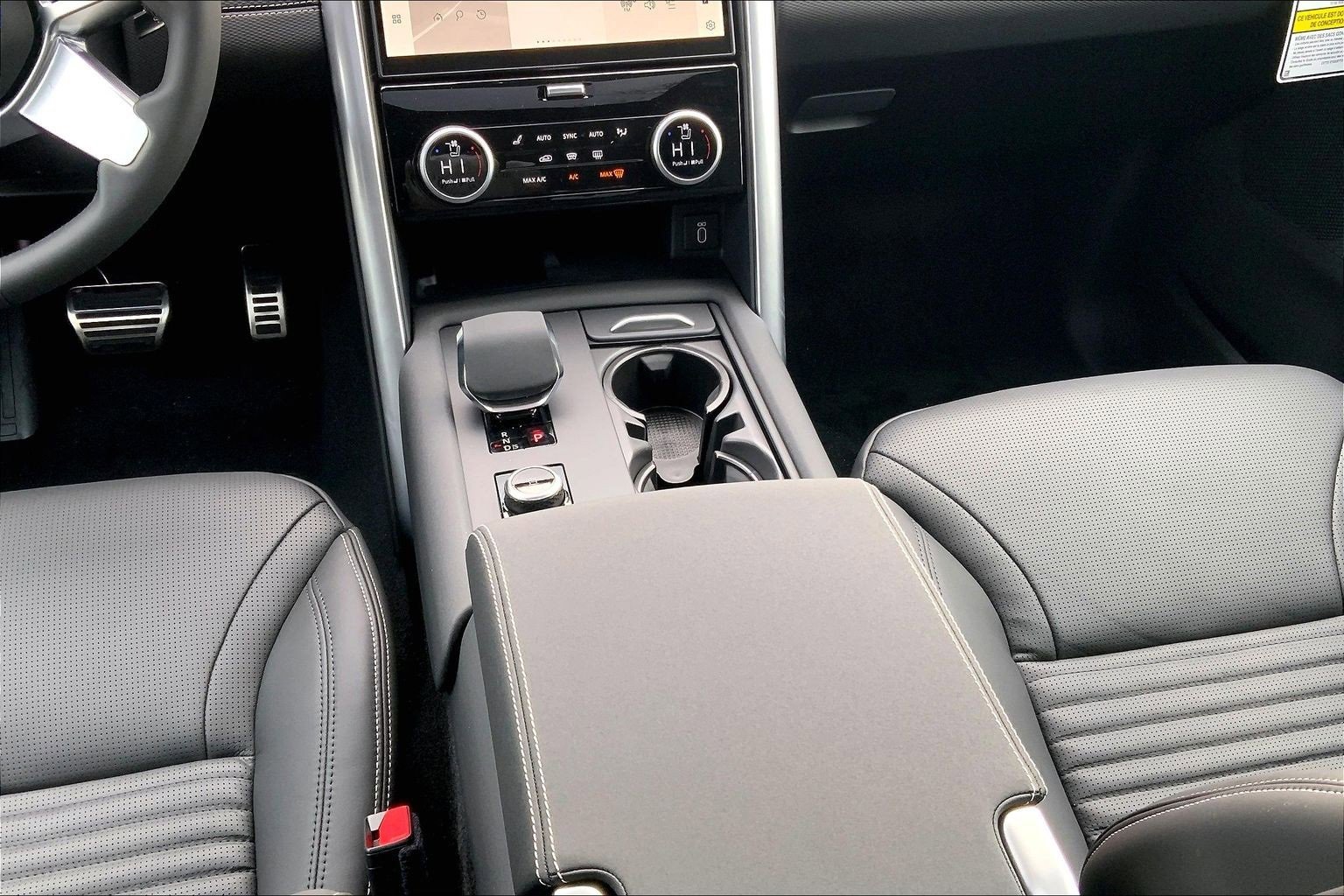 New 2026 Land Rover Discovery Limited Edition image 7