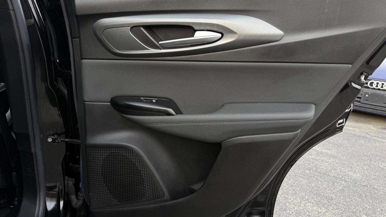 Used 2024 Alfa Romeo Tonale Veloce w/ Active Assist Package AWD/4WD image 35