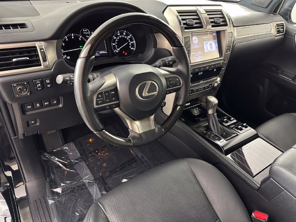 Used 2021 Lexus GX 460 Luxury w/ Accessory Package AWD/4WD image 17