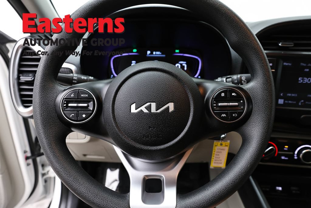 Used 2025 Kia Soul LX FWD image 10