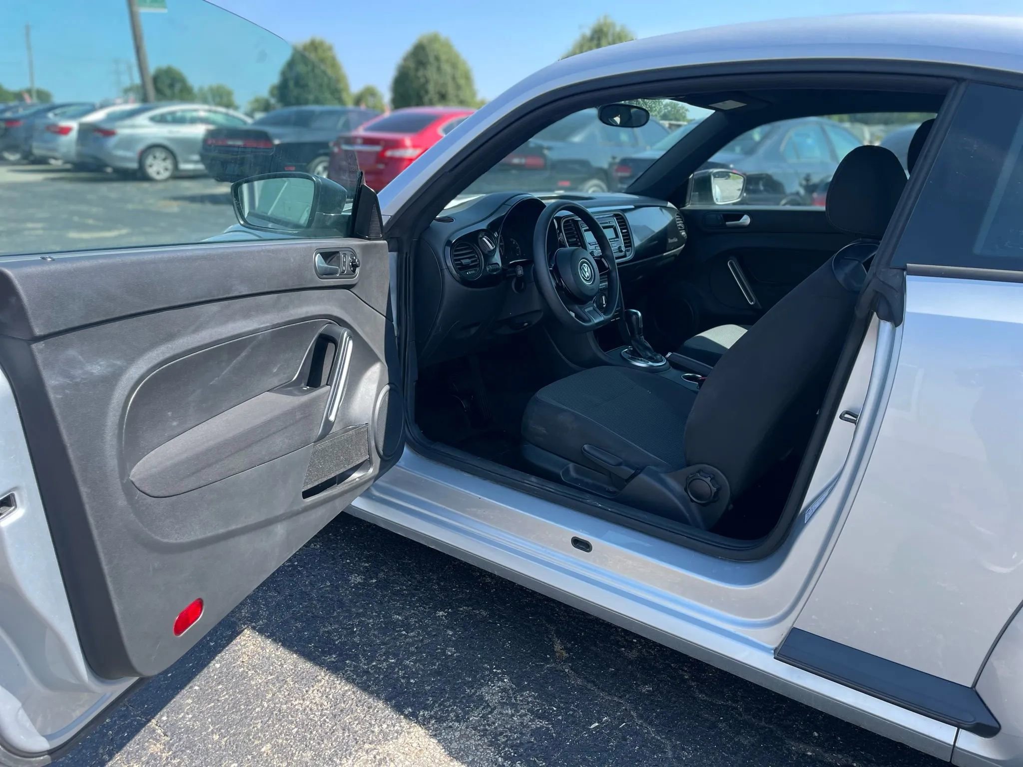 Used 2012 Volkswagen Beetle 2.5 image 13