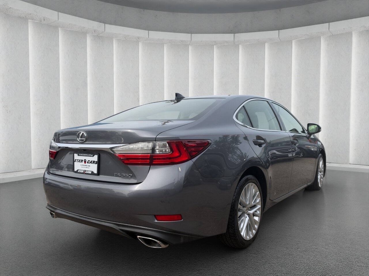 Used 2016 Lexus ES 350 w/ Ultra Luxury Package FWD image 5