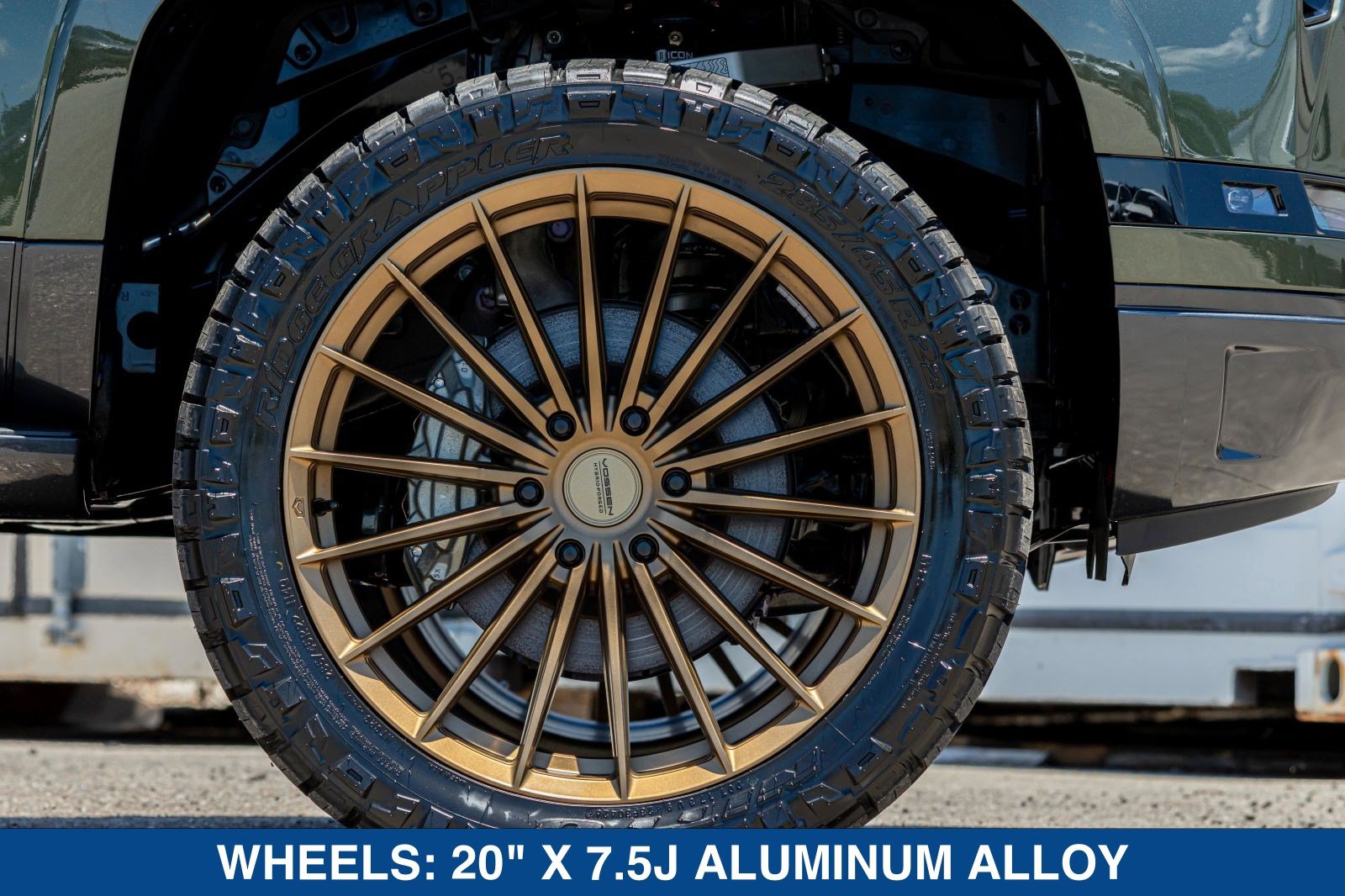 Used 2025 Lexus GX 550 w/ Accessory Package (Z1) AWD/4WD image 17