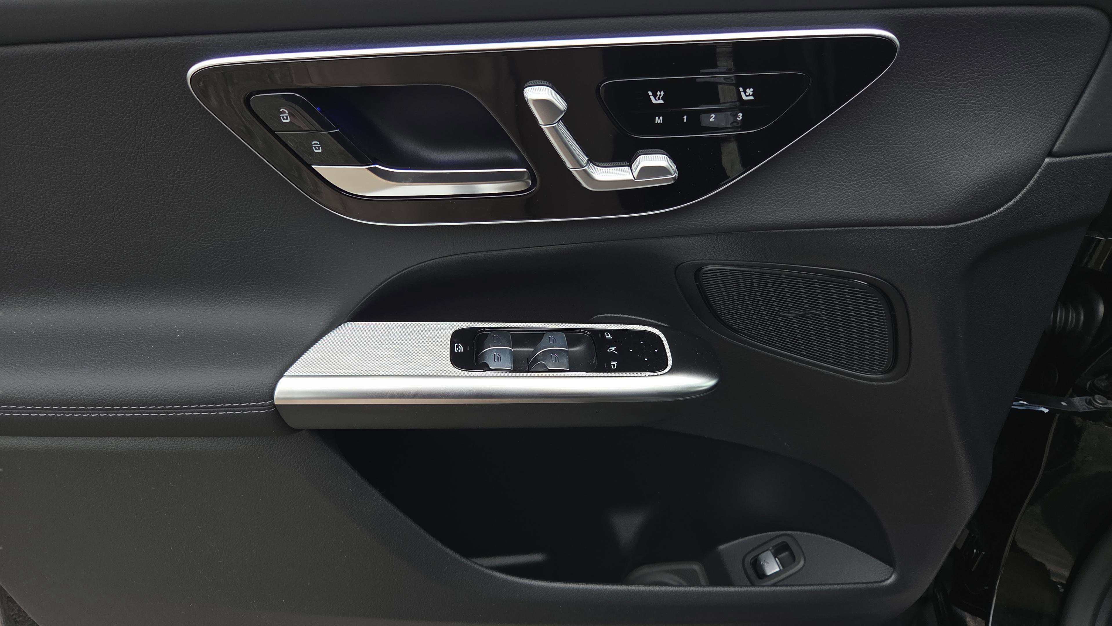 New 2026 Mercedes-Benz GLC 300 image 23