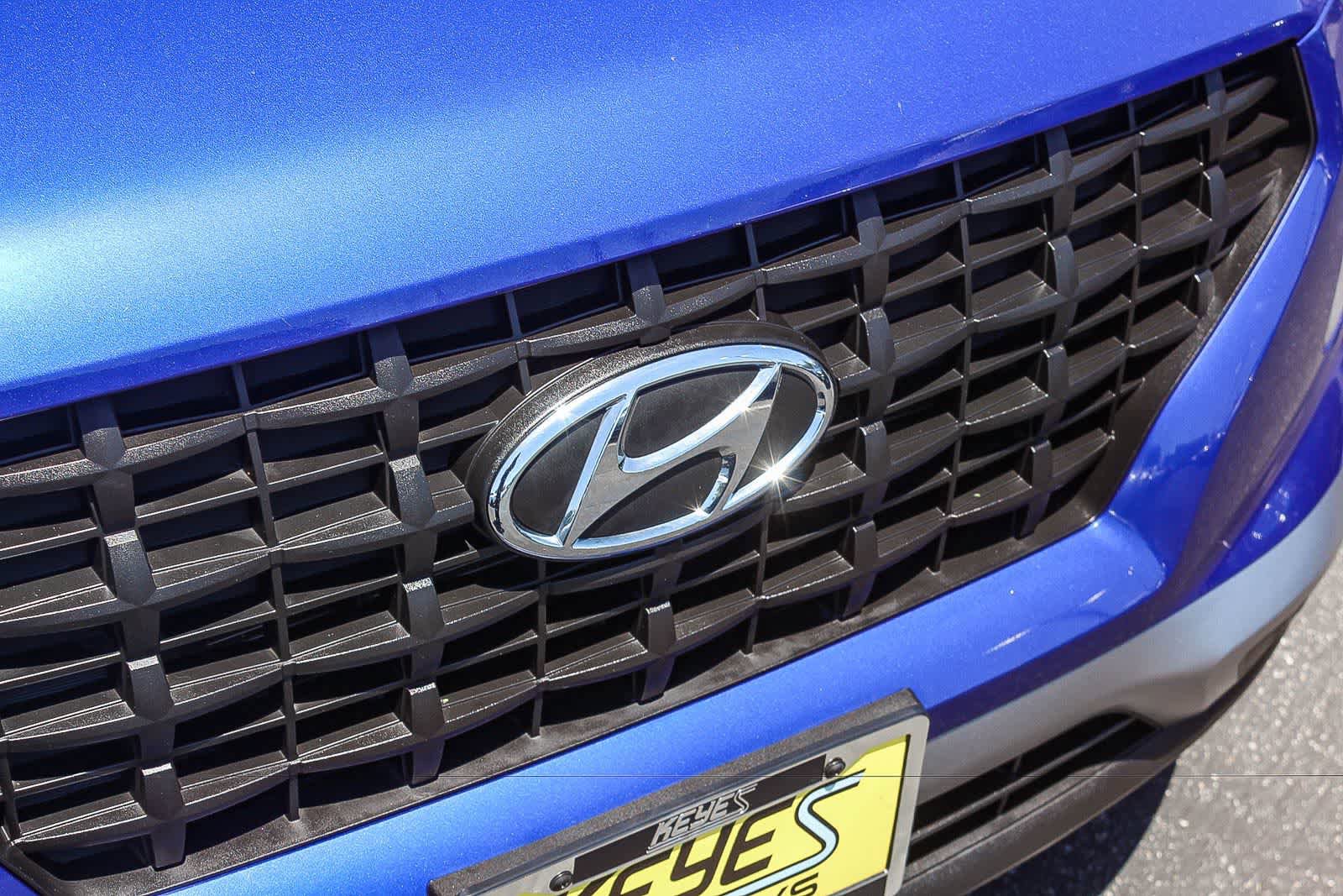 Certified 2024 Hyundai Venue SE FWD image 14