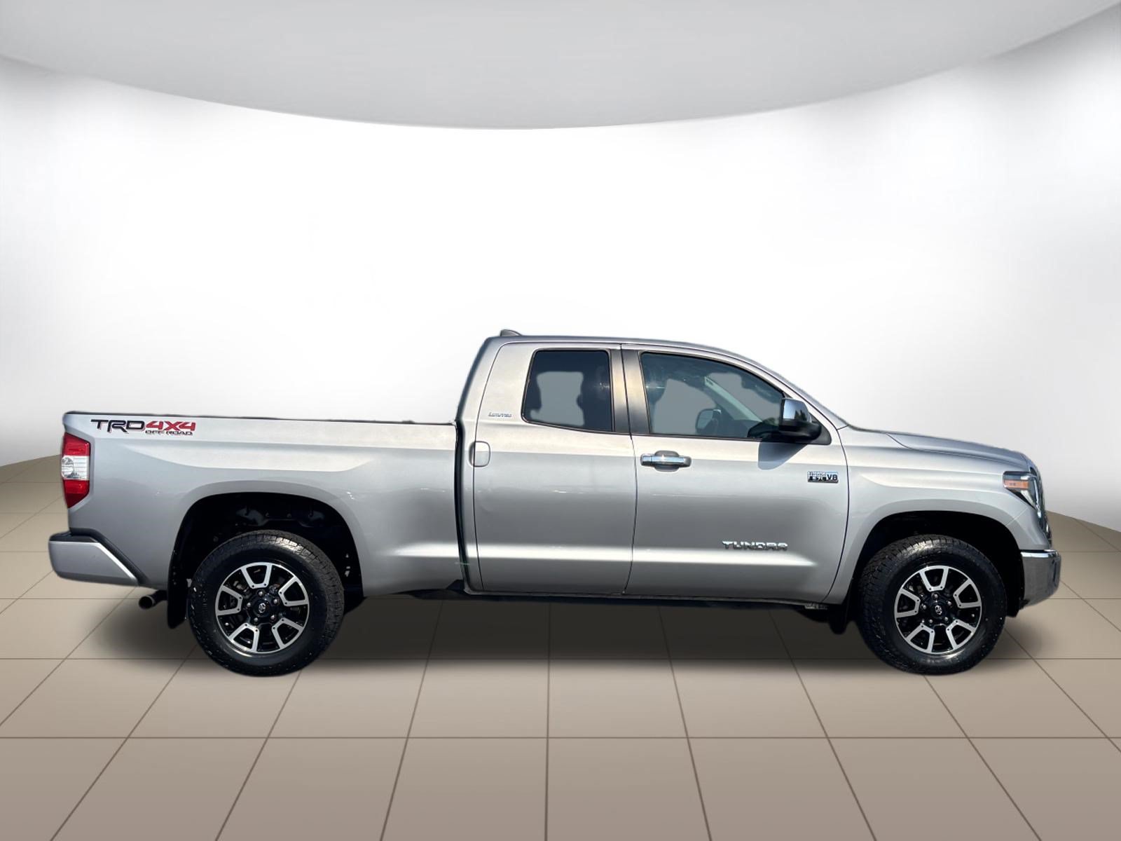 Used 2020 Toyota Tundra Limited w/ Limited Premium Package AWD/4WD image 8