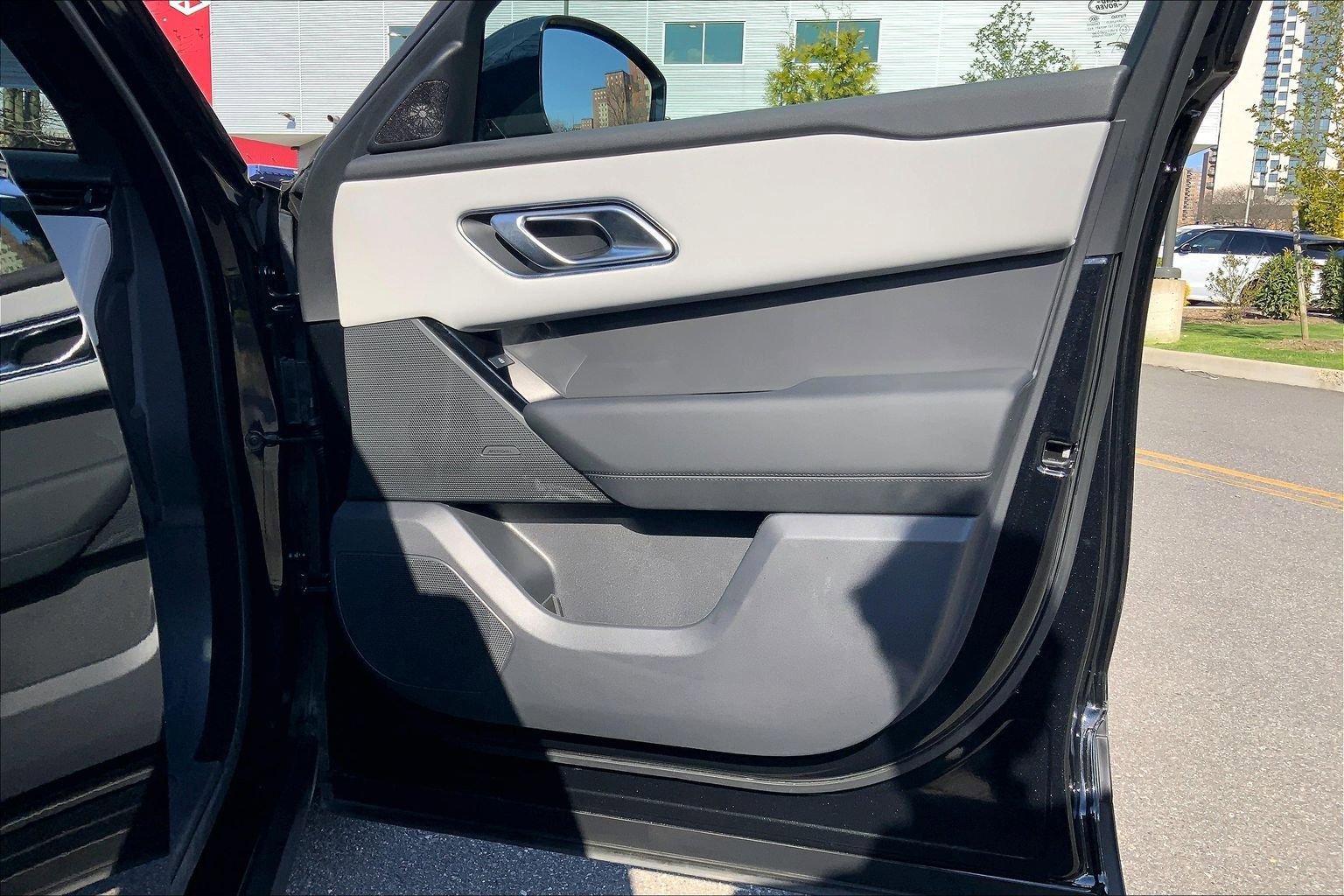 Used 2026 Land Rover Range Rover Velar S AWD/4WD image 22