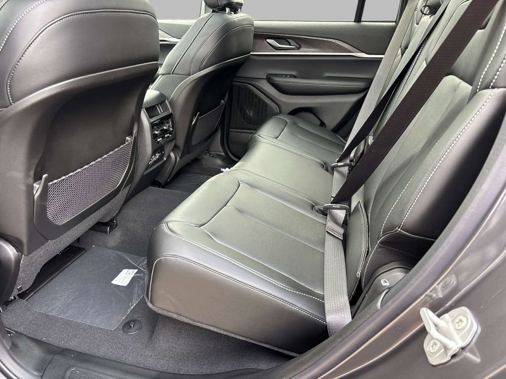 New 2025 Jeep Grand Cherokee Limited AWD/4WD image 7