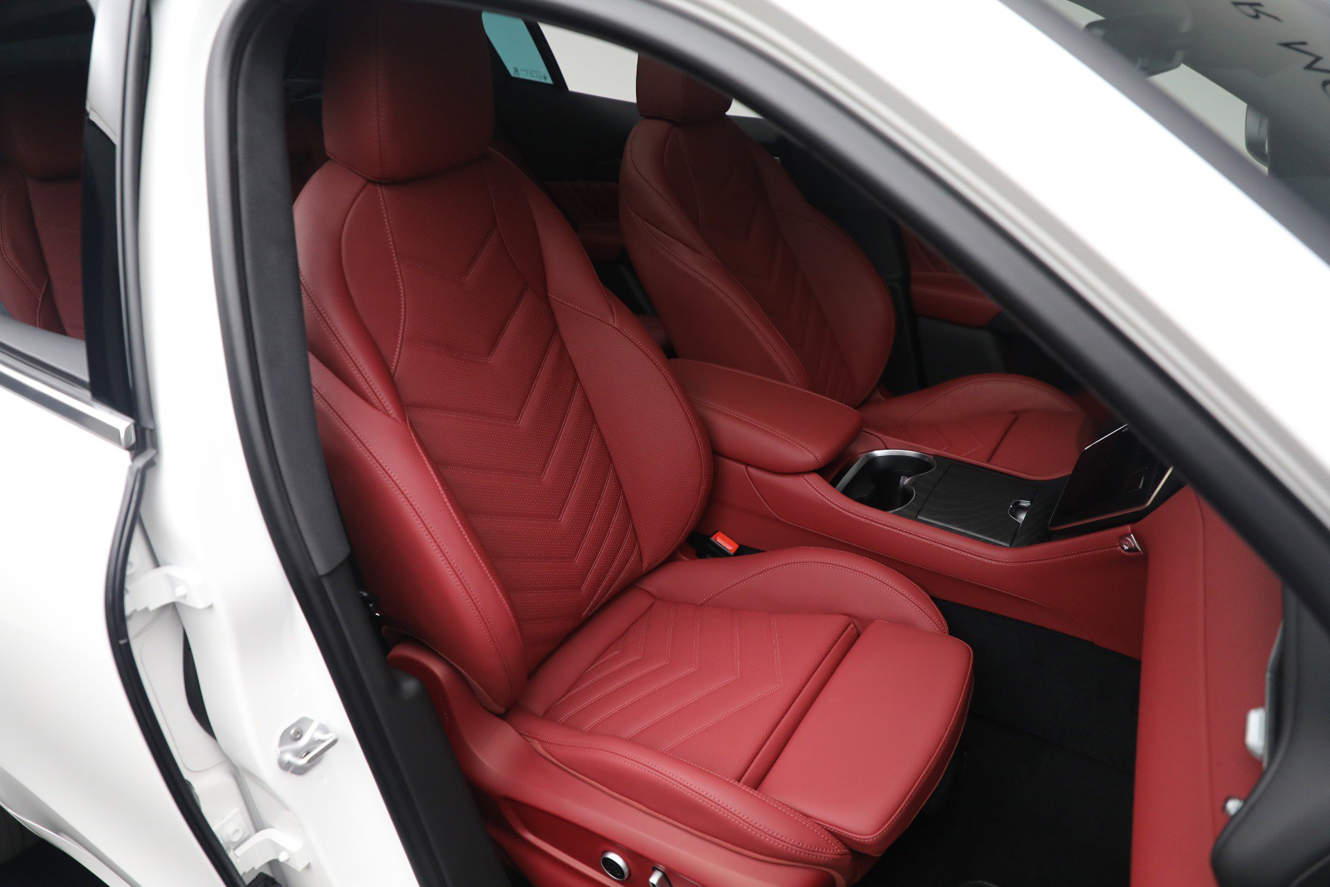 New 2025 Maserati Grecale GT image 18