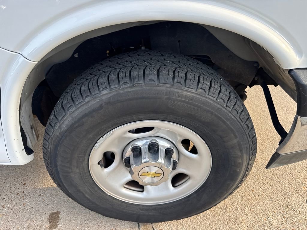 Used 2024 Chevrolet Express 3500 LT w/ LT Preferred Equipment Group image 11