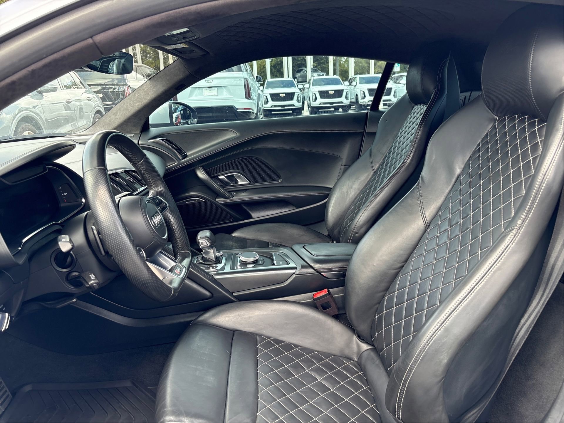 Used 2017 Audi R8 V10 w/ Carbon Exterior Package image 9