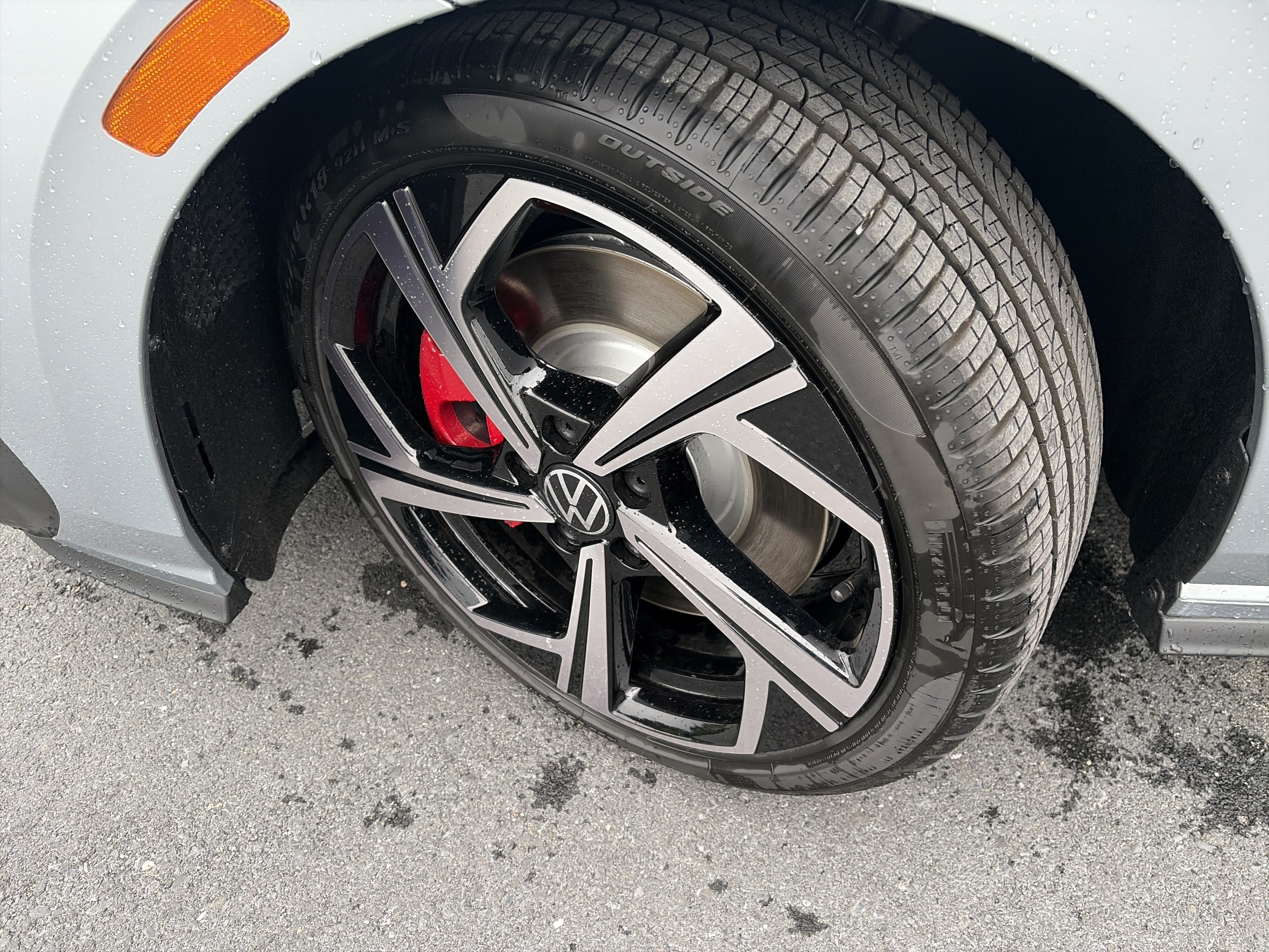 New 2026 Volkswagen GTI SE FWD image 9
