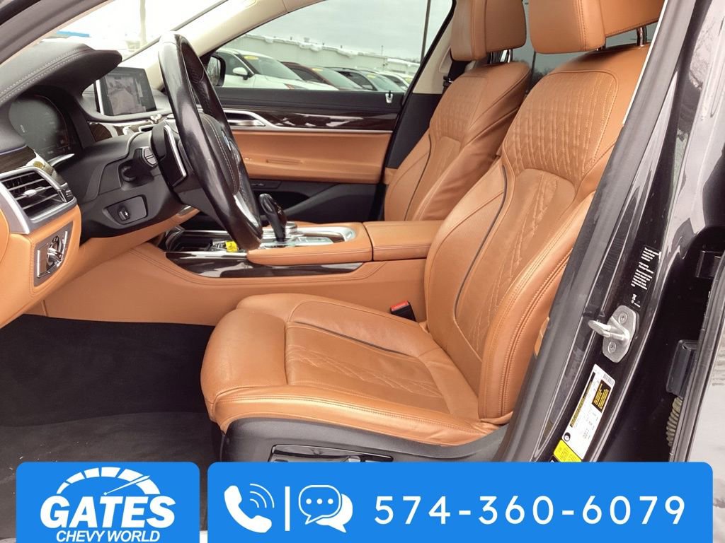 Used 2021 BMW 740i xDrive w/ Premium Package image 11