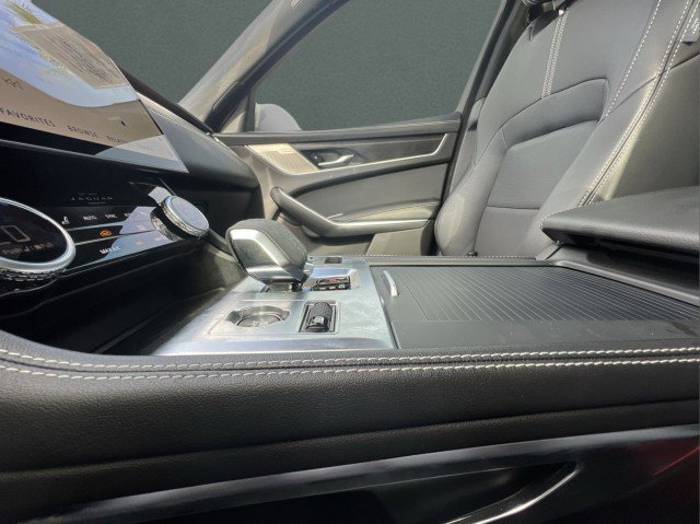 Used 2025 Jaguar F-PACE R-Dynamic S image 25