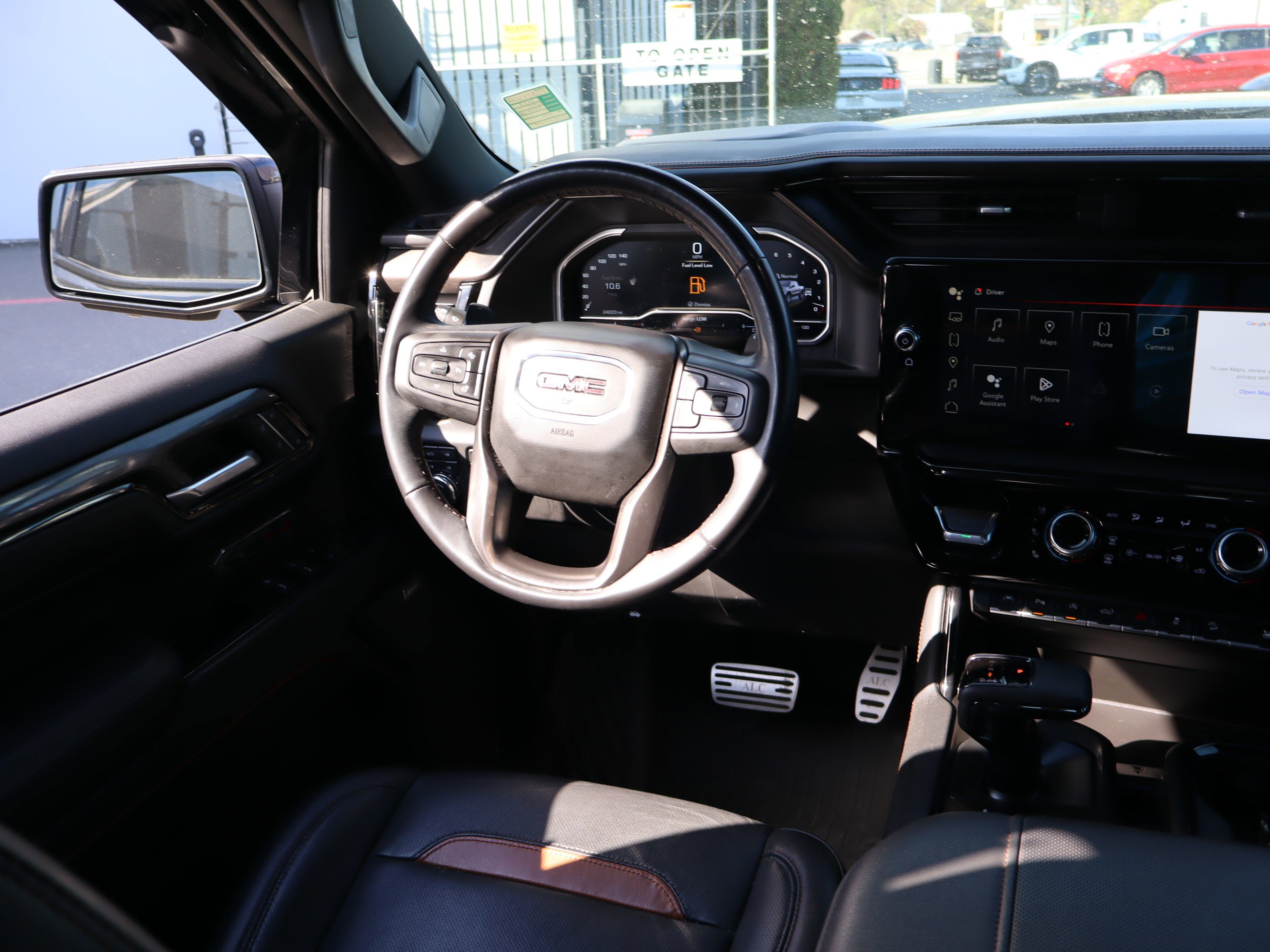 Used 2023 GMC Sierra 1500 AT4 w/ AT4 Premium Package AWD/4WD image 16