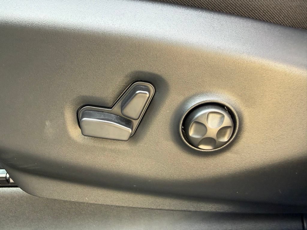 New 2026 Chrysler Pacifica Select FWD image 16