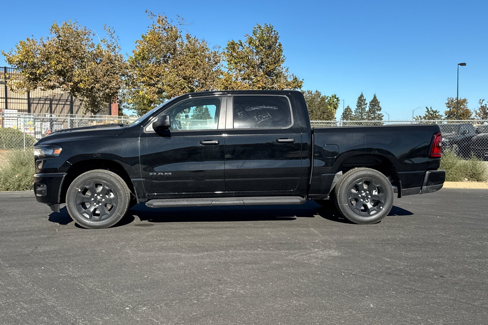 New 2026 RAM 1500 Express AWD/4WD image 6