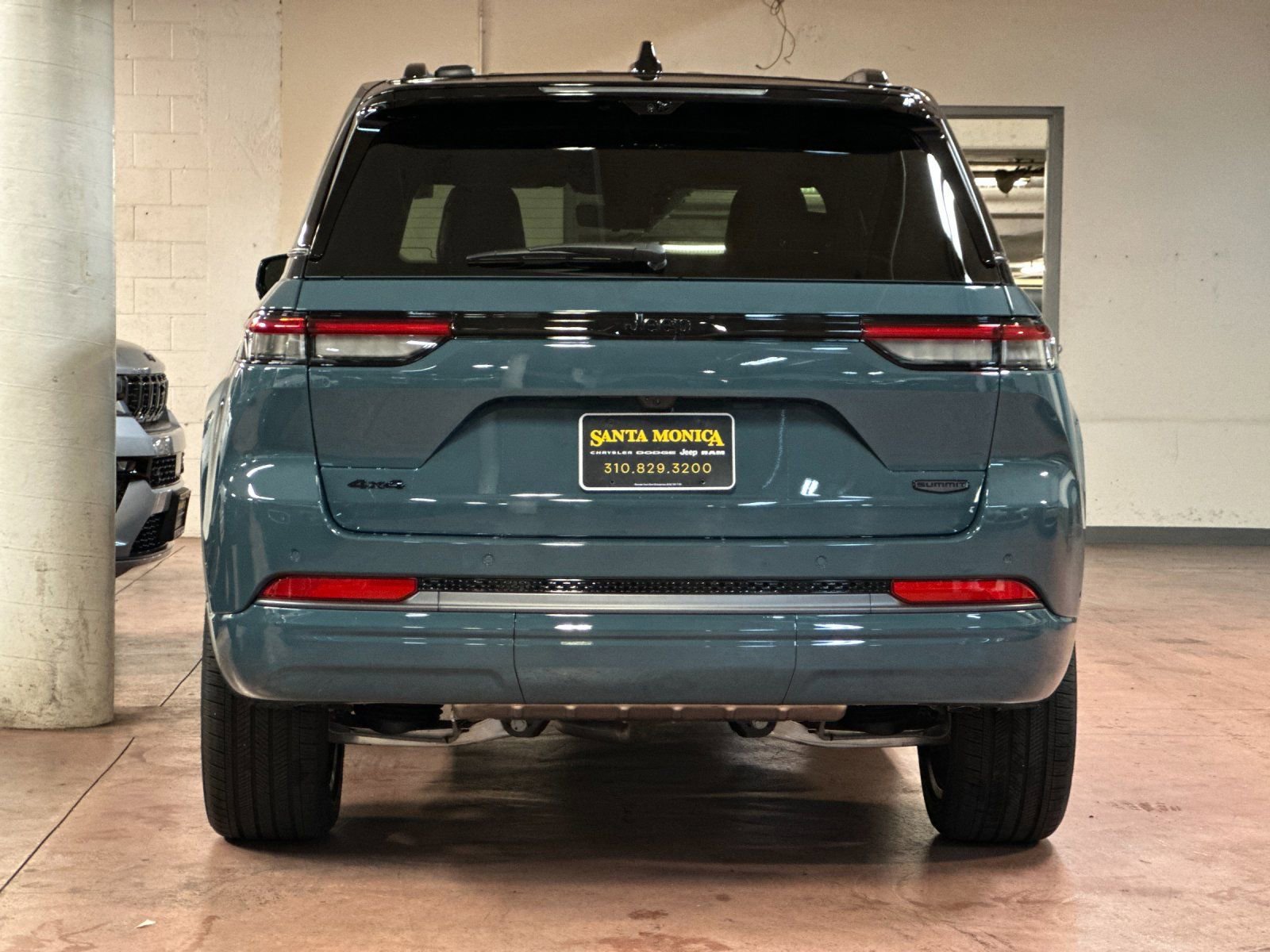 New 2026 Jeep Grand Cherokee Summit image 4