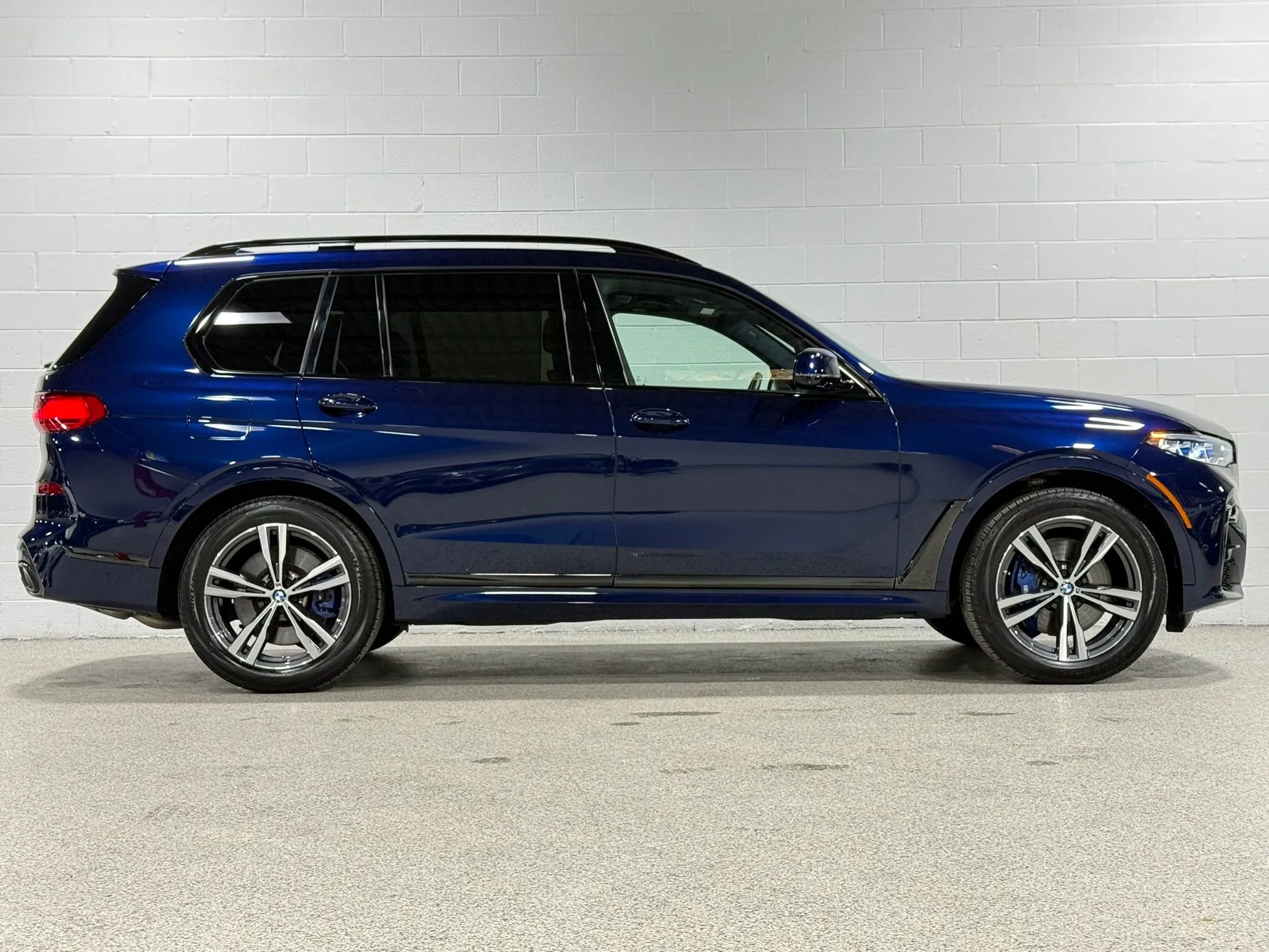 Used 2021 BMW X7 M50i image 5