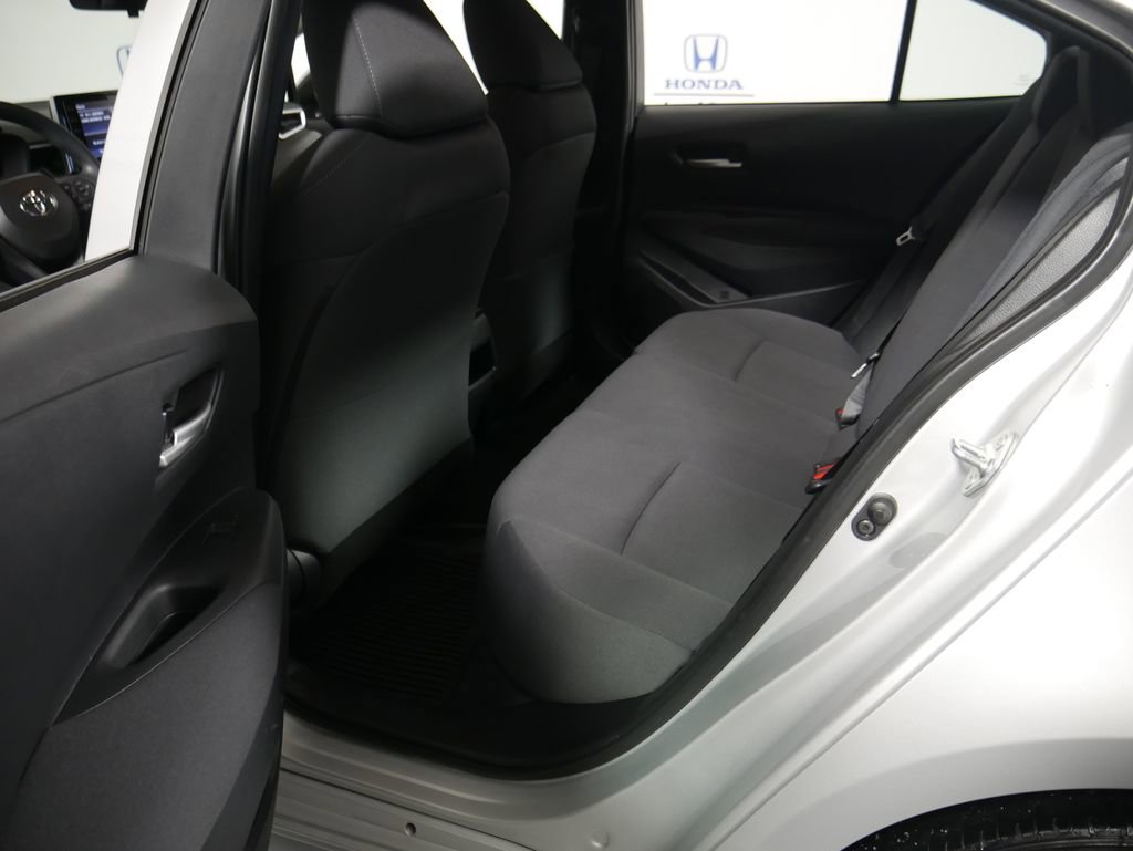 Used 2020 Toyota Corolla LE image 12