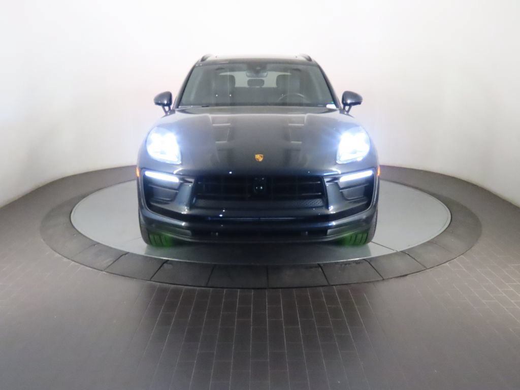 Certified 2026 Porsche Macan AWD/4WD image 10