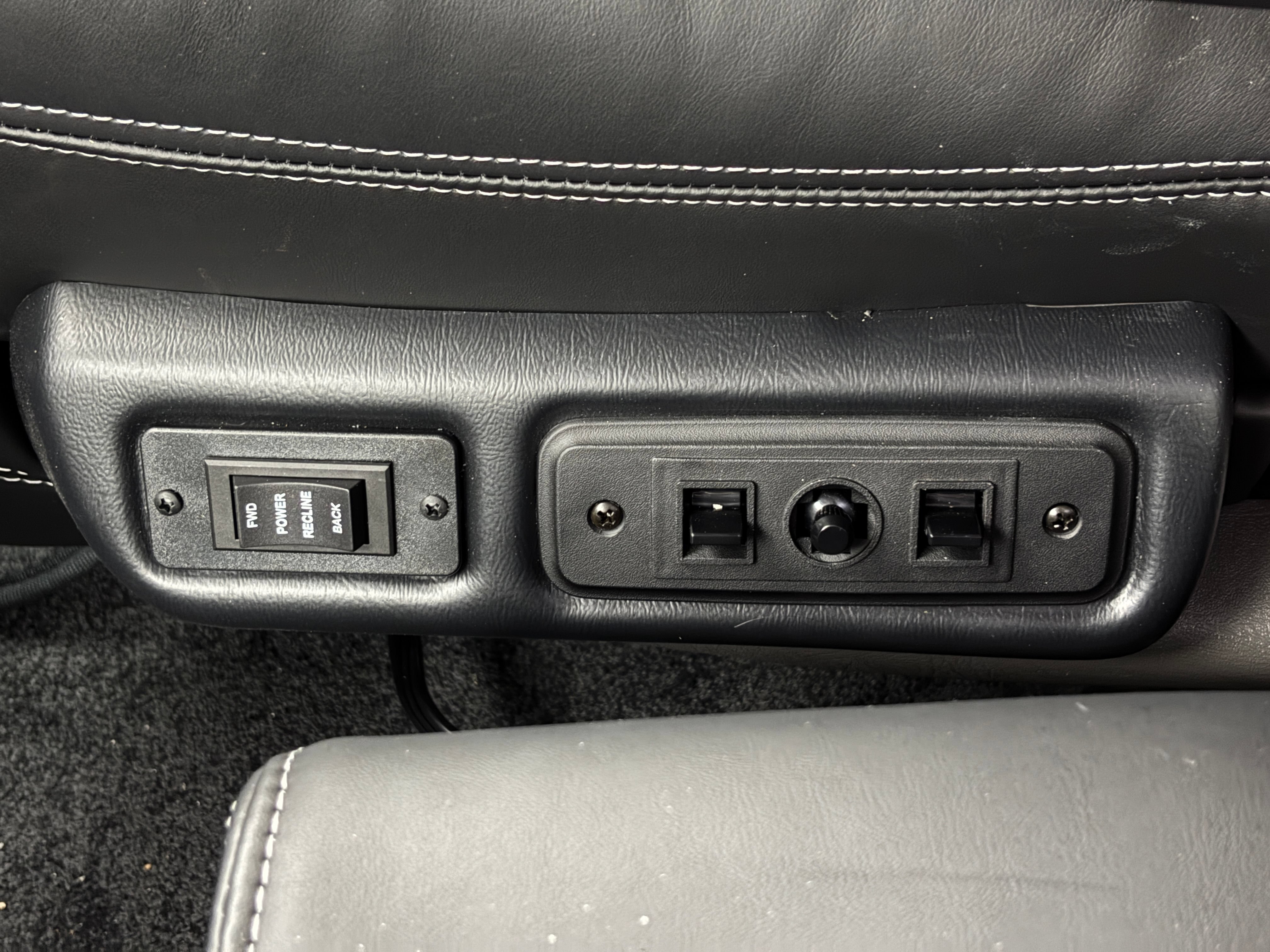 New 2026 GMC Savana 3500 Extended w/ Driver Convenience Package RWD image 39
