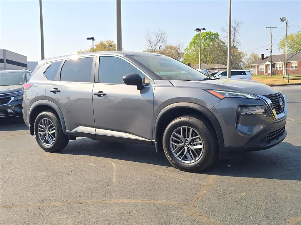 Used 2021 Nissan Rogue S image 1