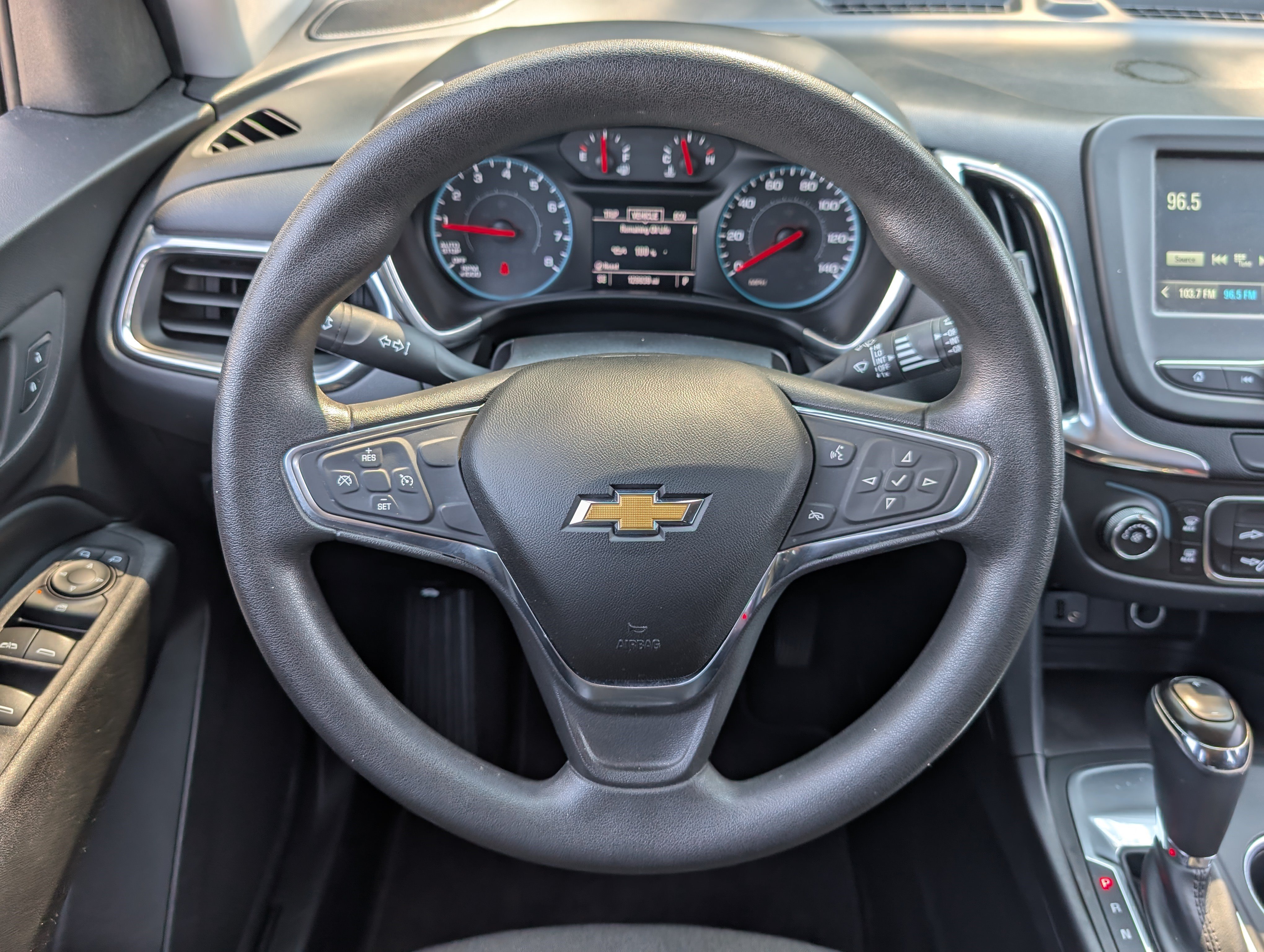 Used 2018 Chevrolet Equinox LT FWD image 23