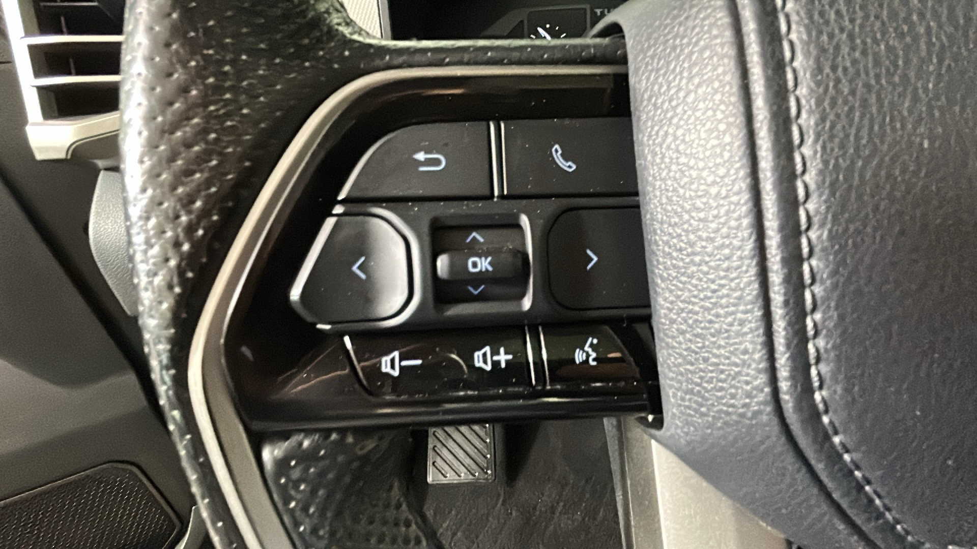 Used 2022 Toyota Tundra Limited AWD/4WD image 18
