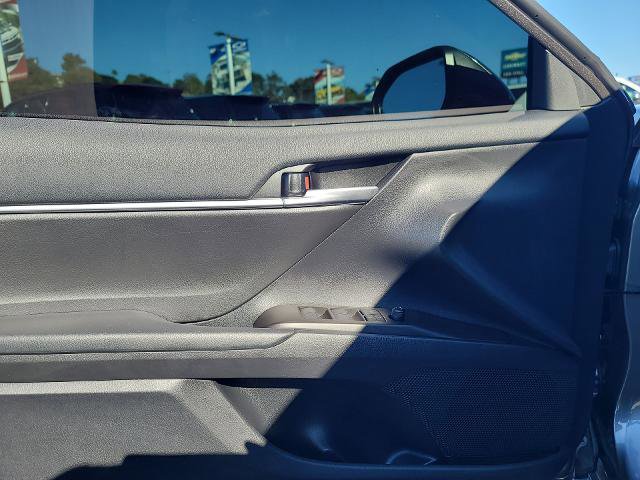 Used 2023 Toyota Camry SE image 19