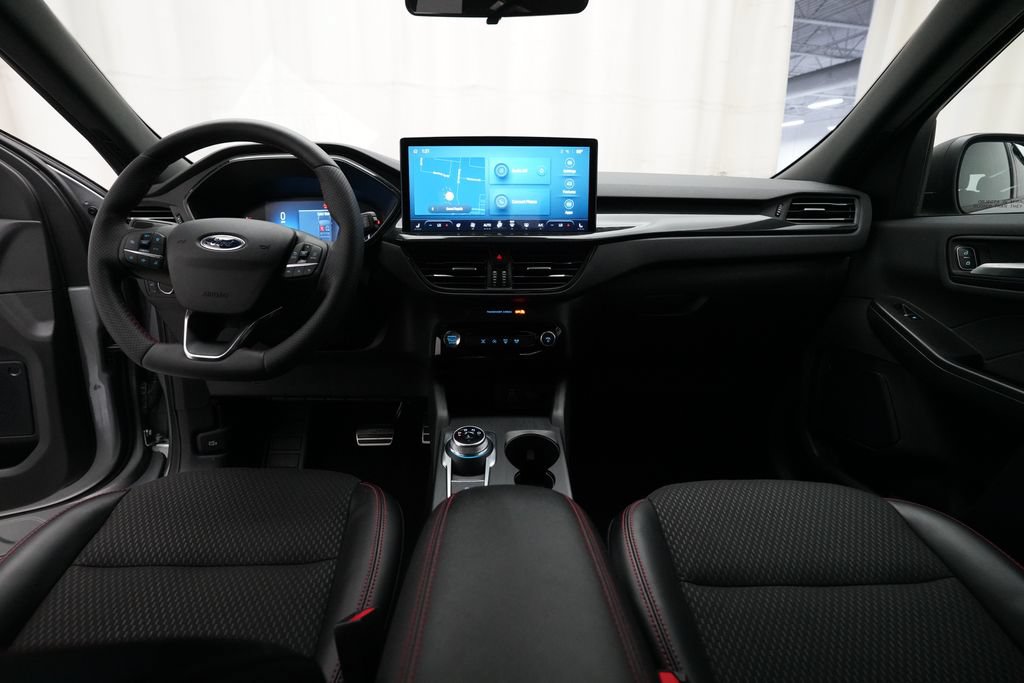 Used 2024 Ford Escape ST-Line w/ Tech Pack #1 AWD/4WD image 5