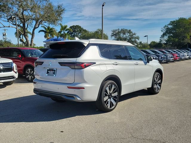 New 2026 Mitsubishi Outlander SEL image 6