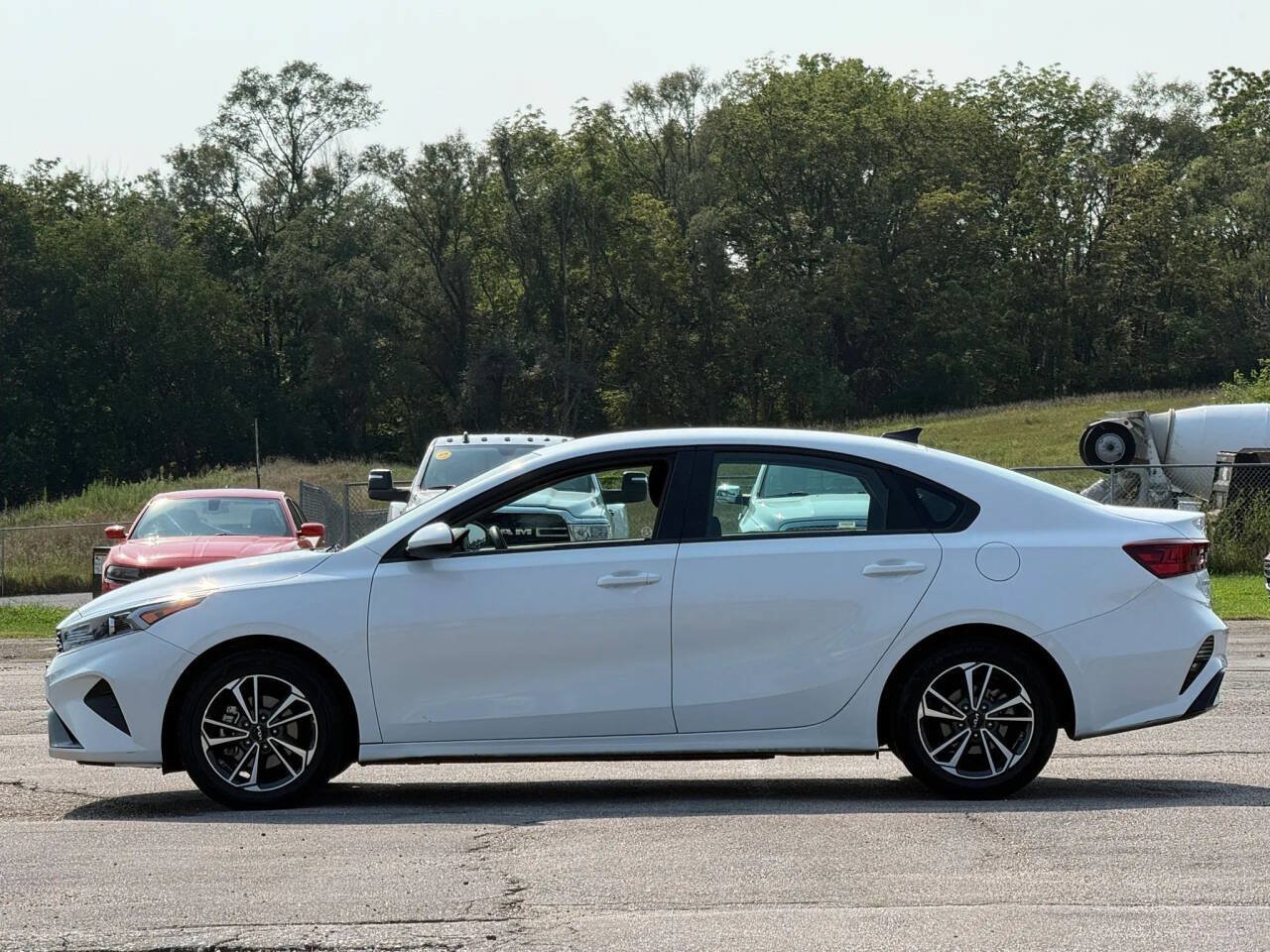 Used 2024 Kia Forte LXS FWD image 5