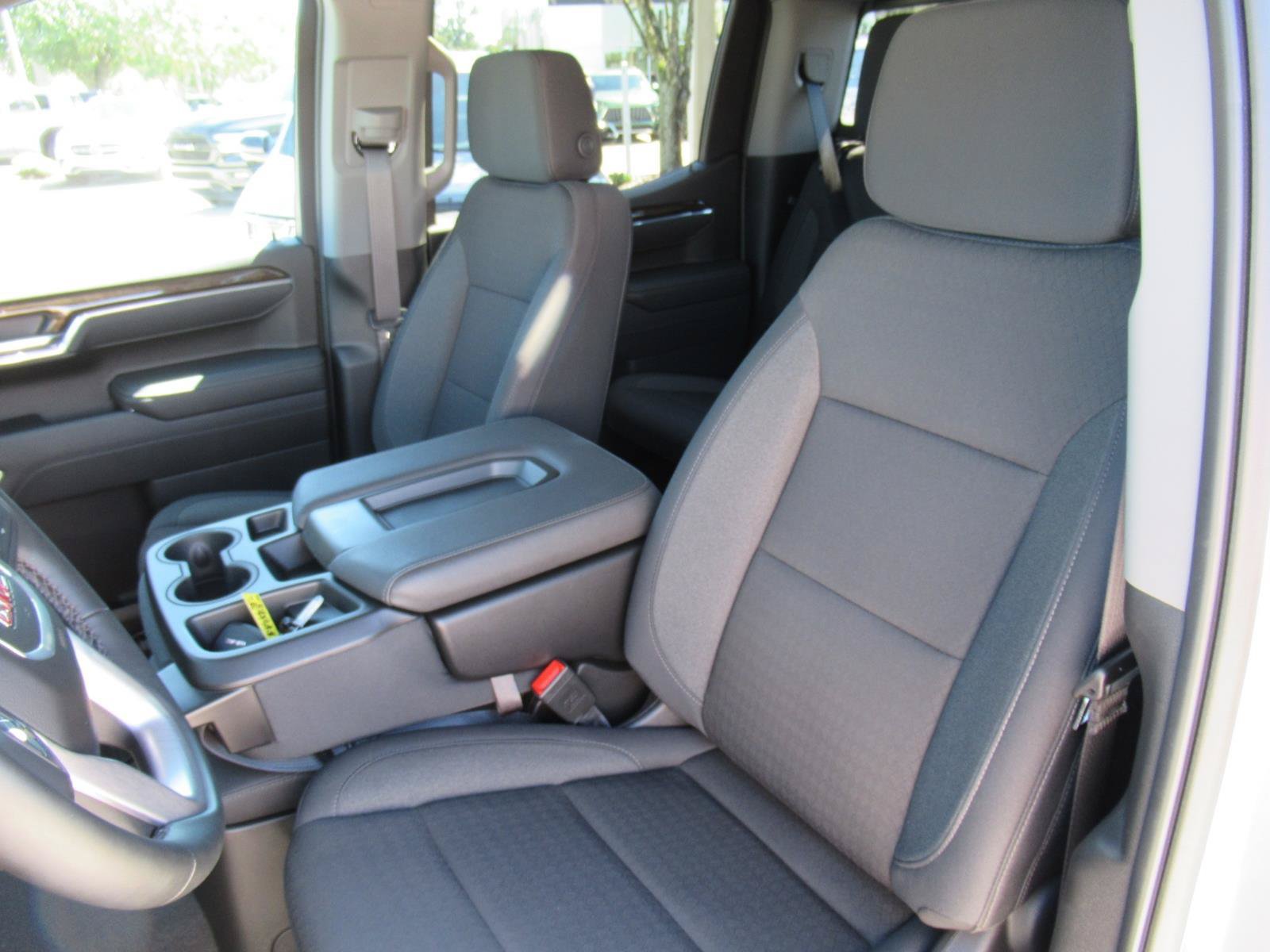 Used 2026 GMC Sierra 1500 SLE w/ Preferred Package AWD/4WD image 17