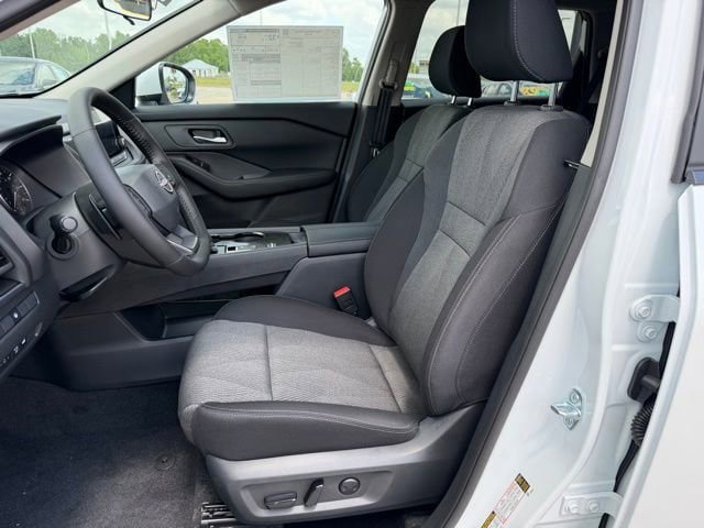 New 2026 Nissan Rogue SV FWD image 11
