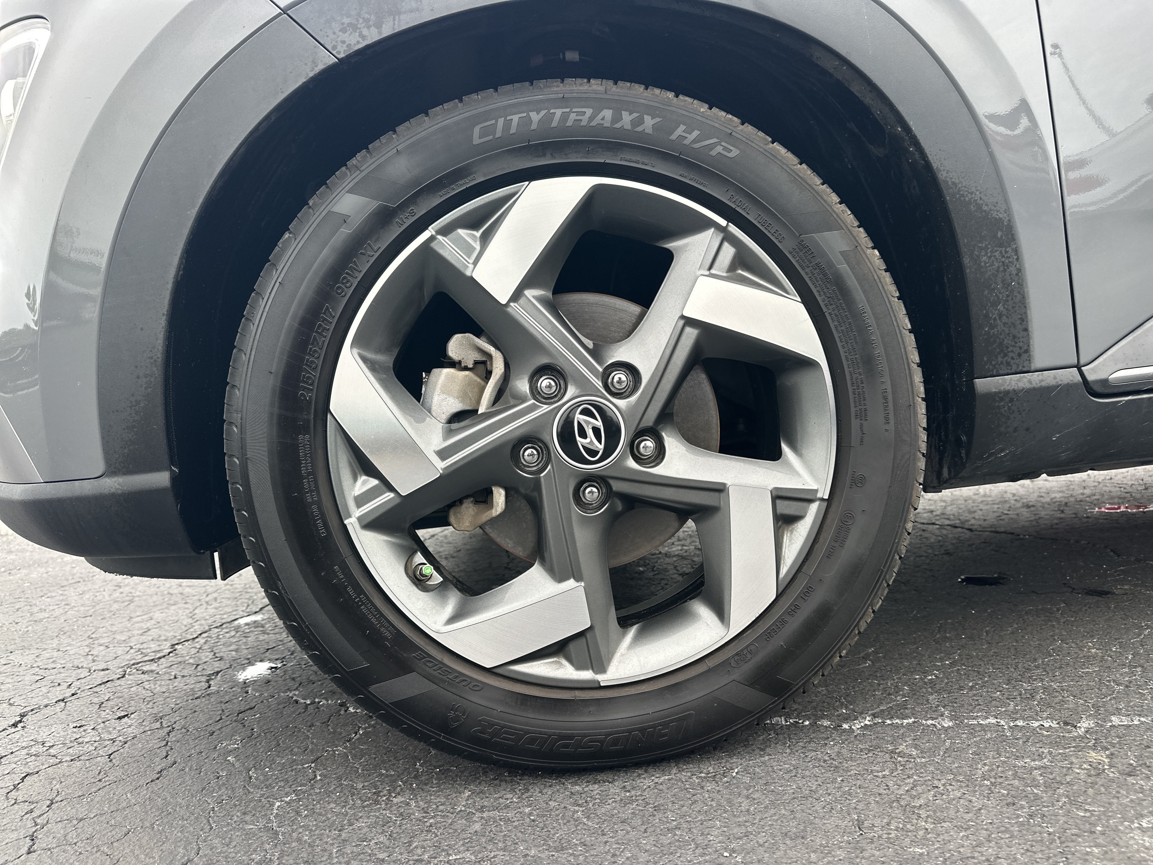 Used 2023 Hyundai Venue Limited FWD image 12