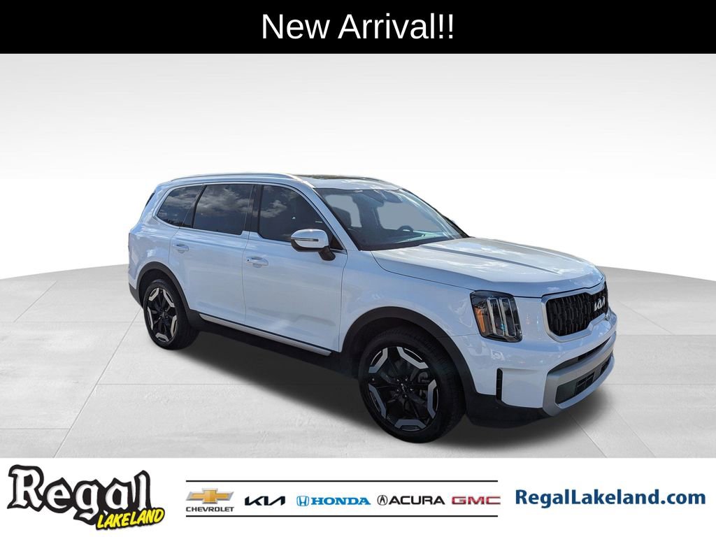 Used 2023 Kia Telluride EX w/ EX Captain's Chair Package