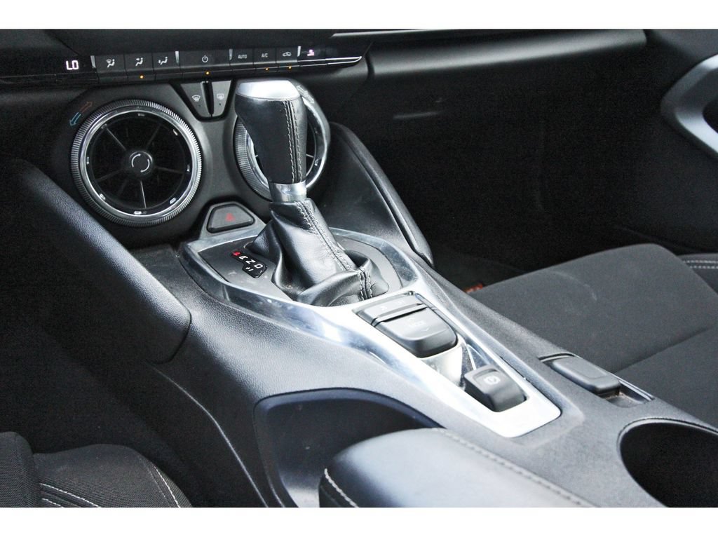 Used 2017 Chevrolet Camaro LT RWD image 27