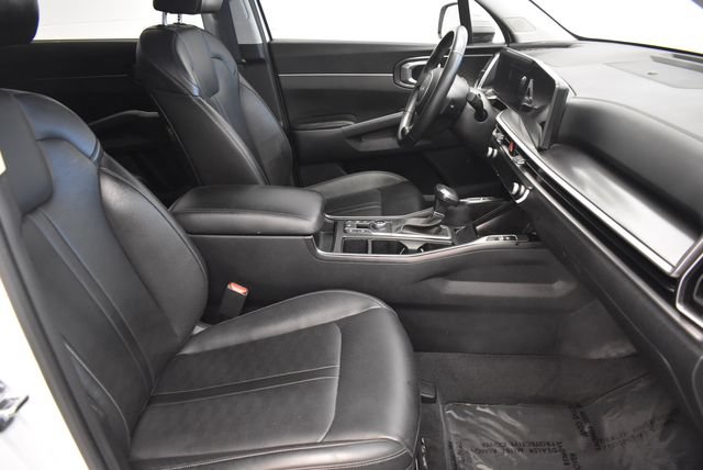 Used 2024 Kia Sorento S AWD/4WD image 19