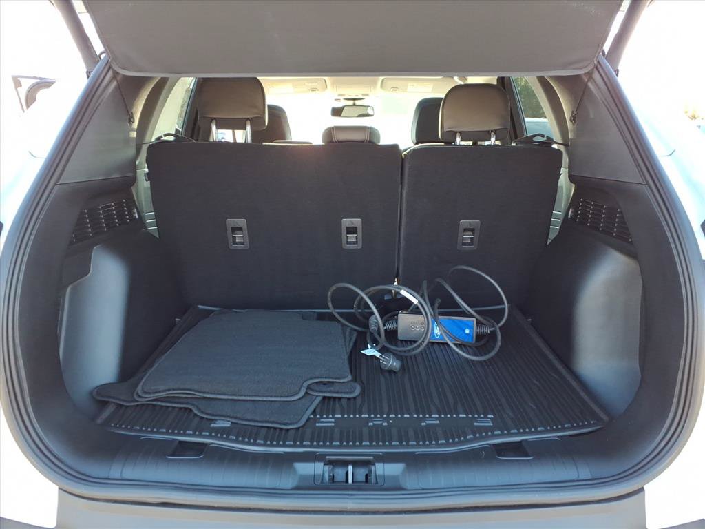 Used 2025 Ford Escape SE w/ PHEV Premium Package FWD image 8