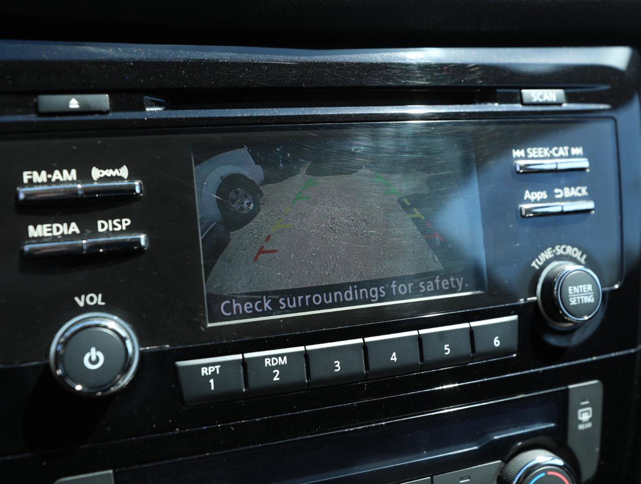 Used 2015 Nissan Rogue SV image 19