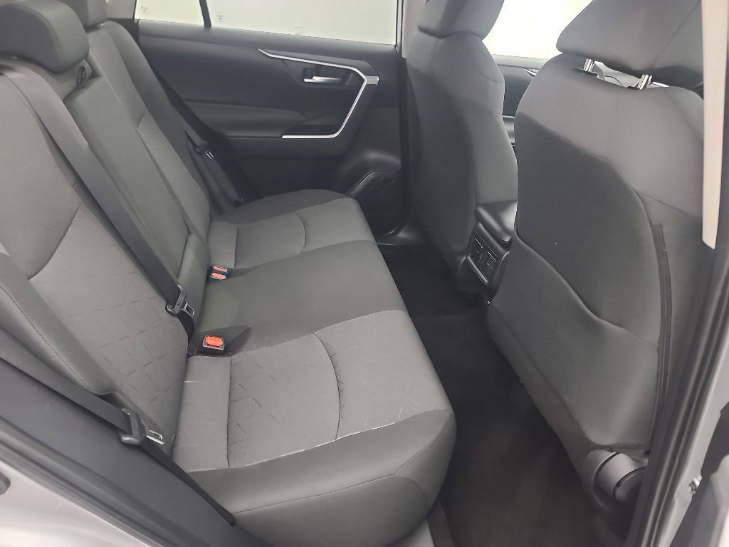 Used 2025 Toyota RAV4 XLE AWD/4WD image 17