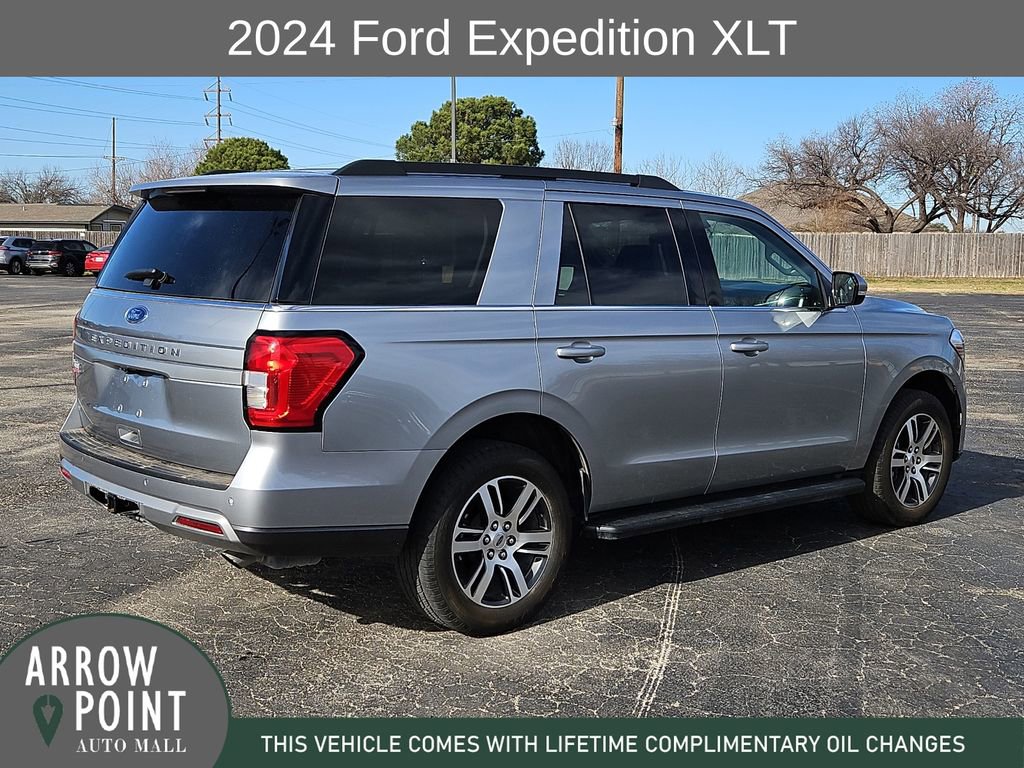 Used 2024 Ford Expedition XLT image 12