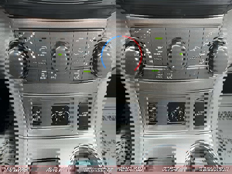 Used 2012 Toyota Highlander SE w/ Tow Pkg image 40